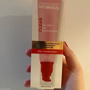 MCoBeauty Clear Oil-Free Gel Moisturiser - Red